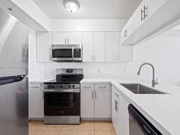 102 SW 6th Ave, Unit 605, Miami, FL 33130