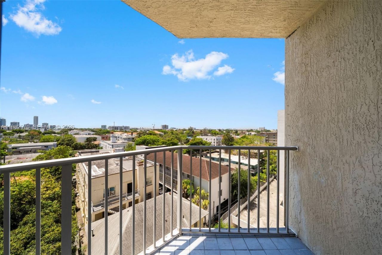 102 SW 6th Ave, Unit 605, Miami, FL 33130 Photo
