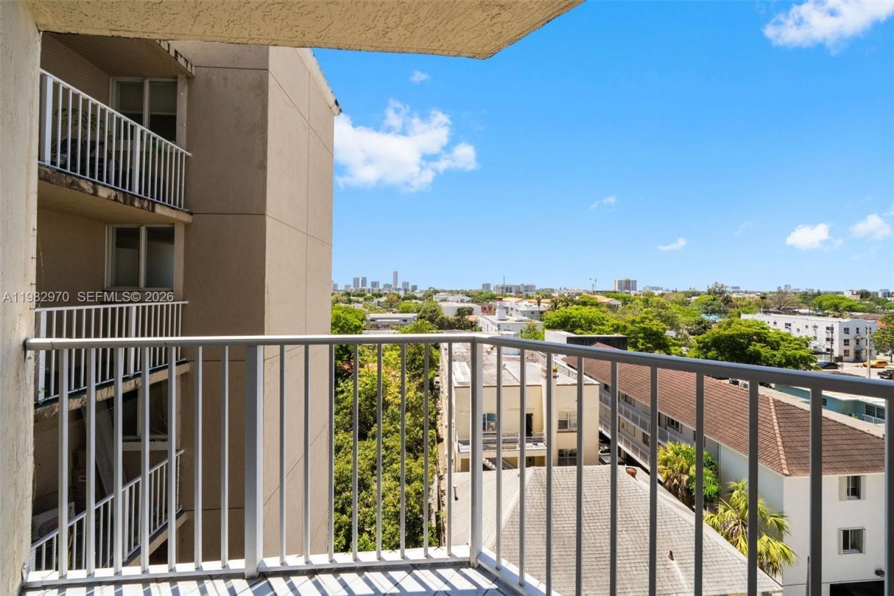 102 SW 6th Ave, Unit 605, Miami, FL 33130 Photo
