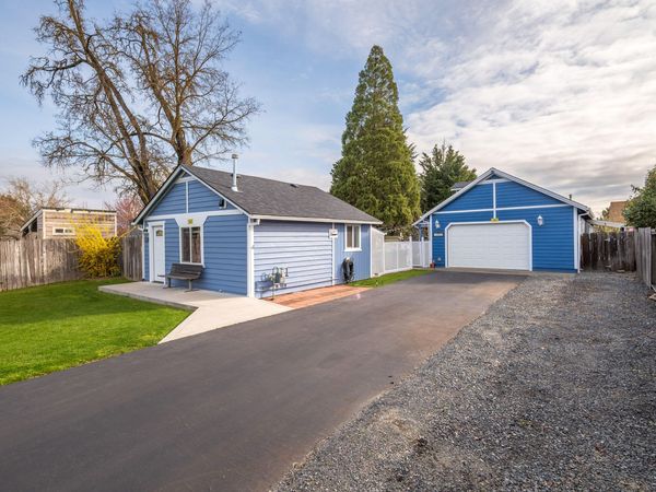 1055 SW Kokanee Lane, Grants Pass, OR 97527