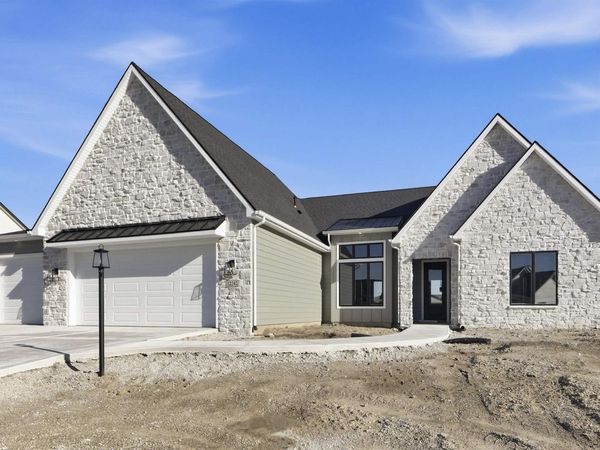 12242 Rain Lily Court, Fort Wayne, IN 46814