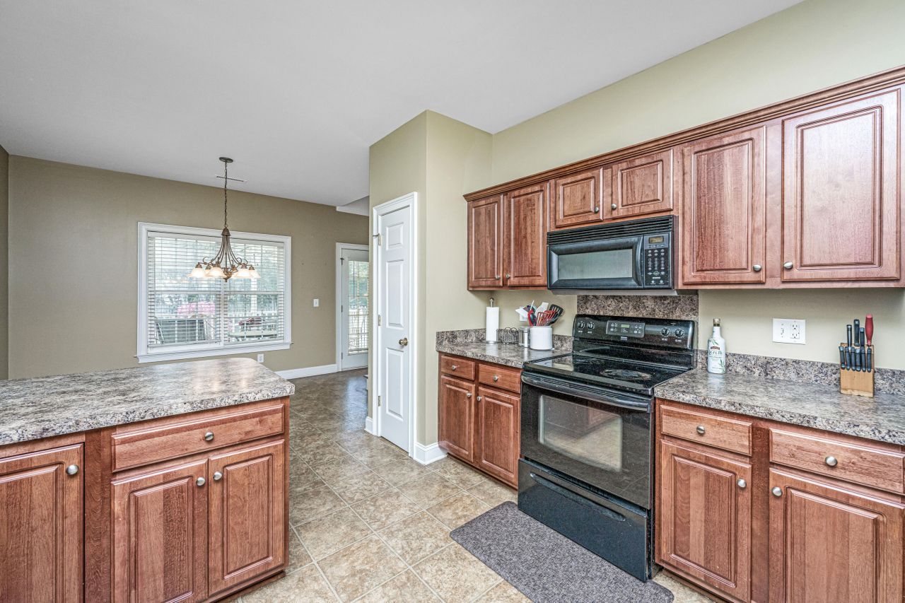 1409 Bloomingdale Lane Photo 13