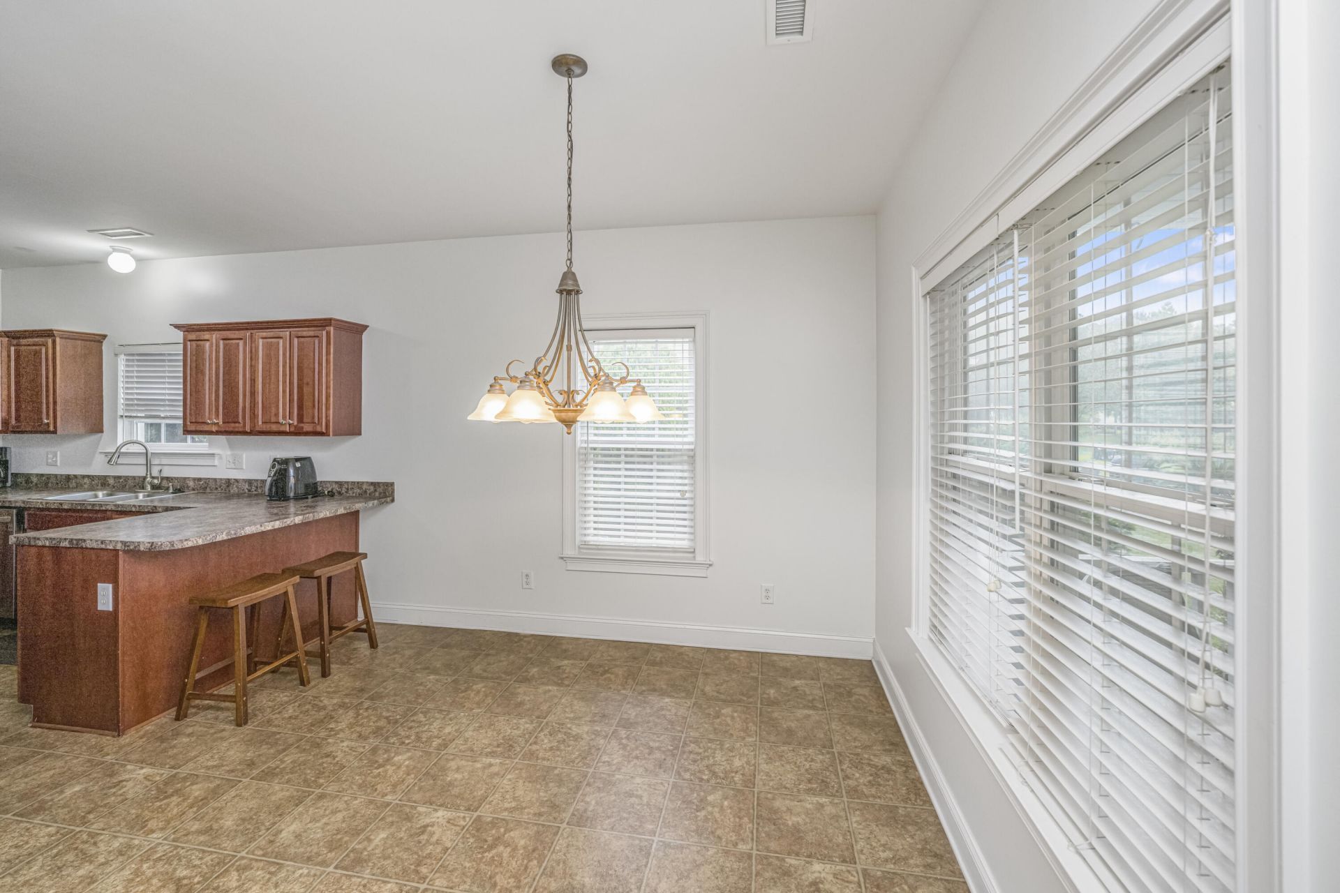 1409 Bloomingdale Lane Photo 15