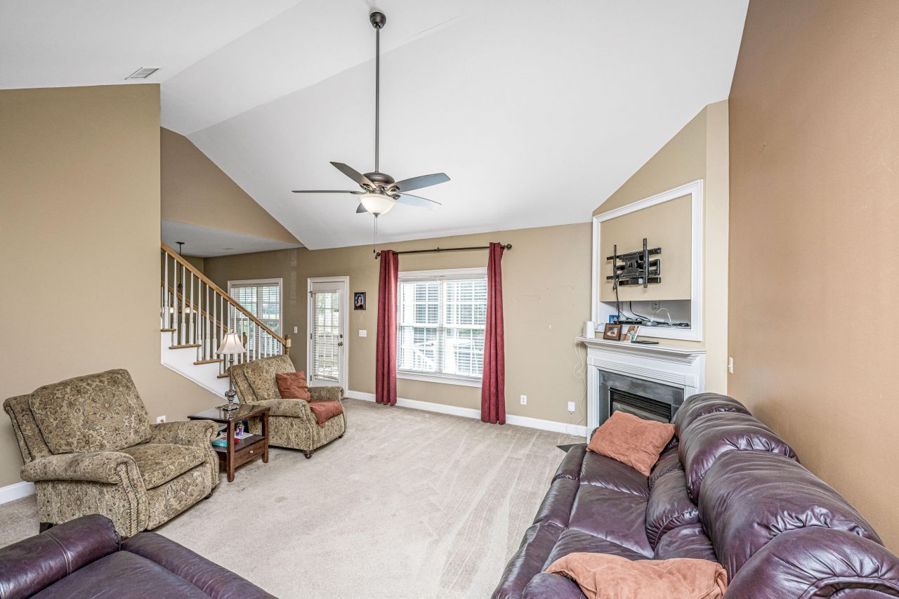 1409 Bloomingdale Lane Photo 16