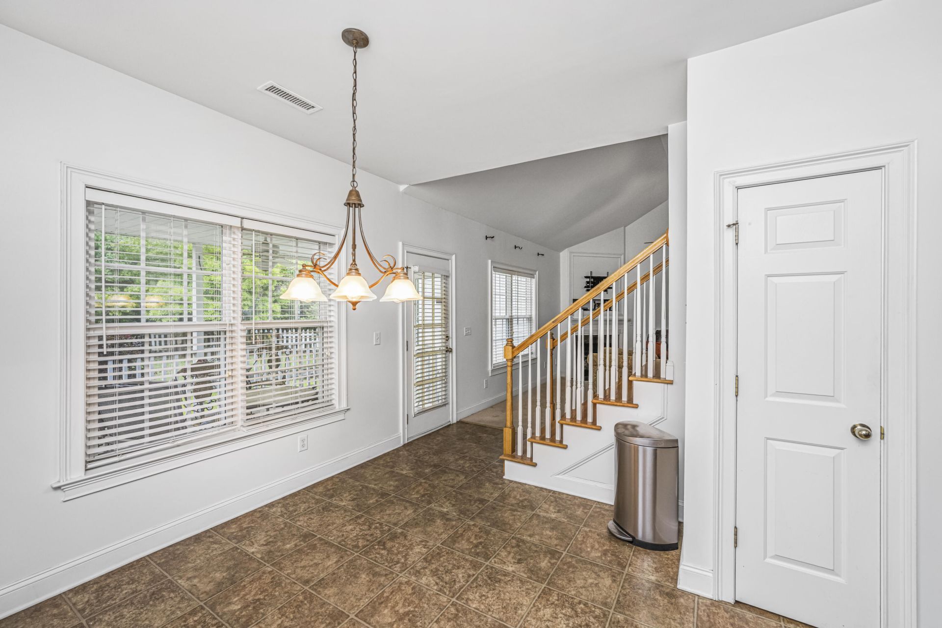 1409 Bloomingdale Lane Photo 17