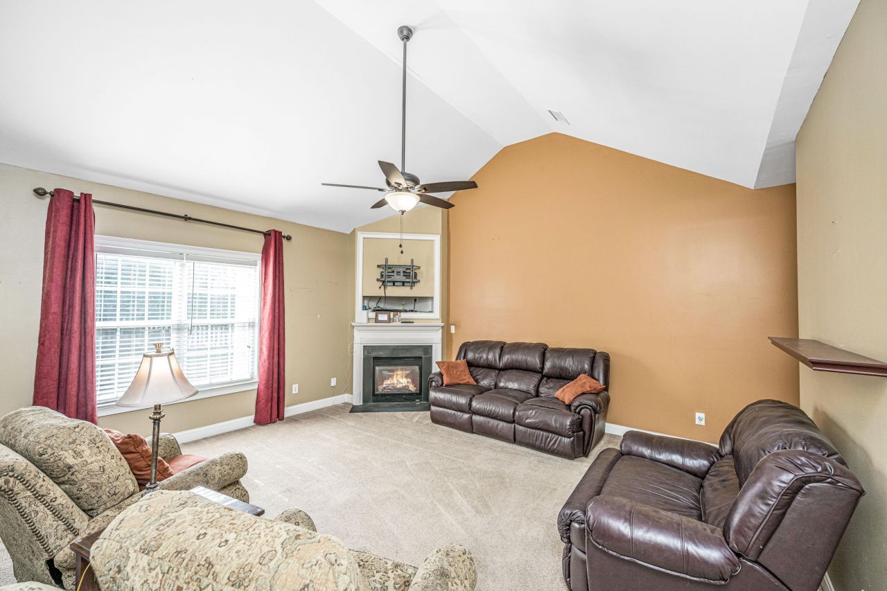 1409 Bloomingdale Lane Photo 17