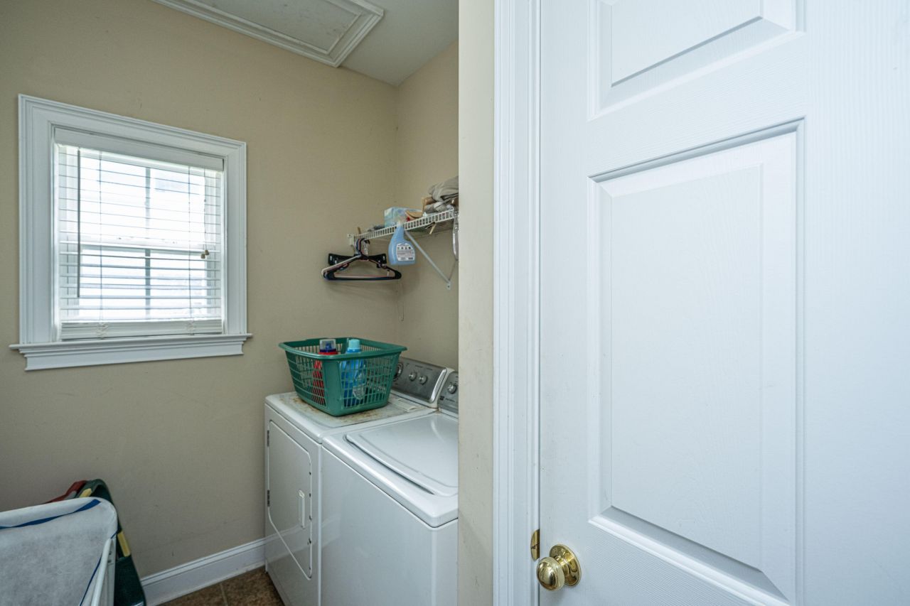 1409 Bloomingdale Lane Photo 29