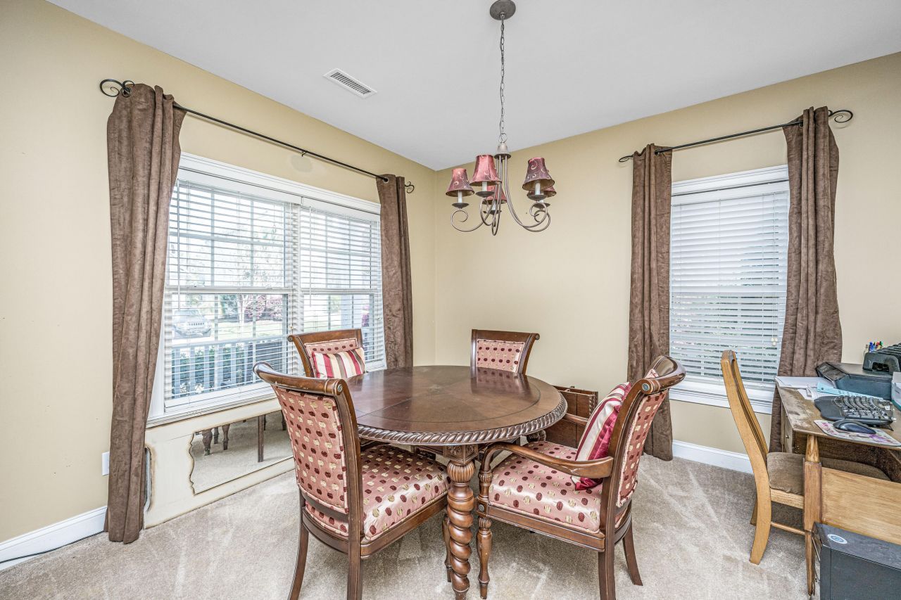 1409 Bloomingdale Lane Photo 6