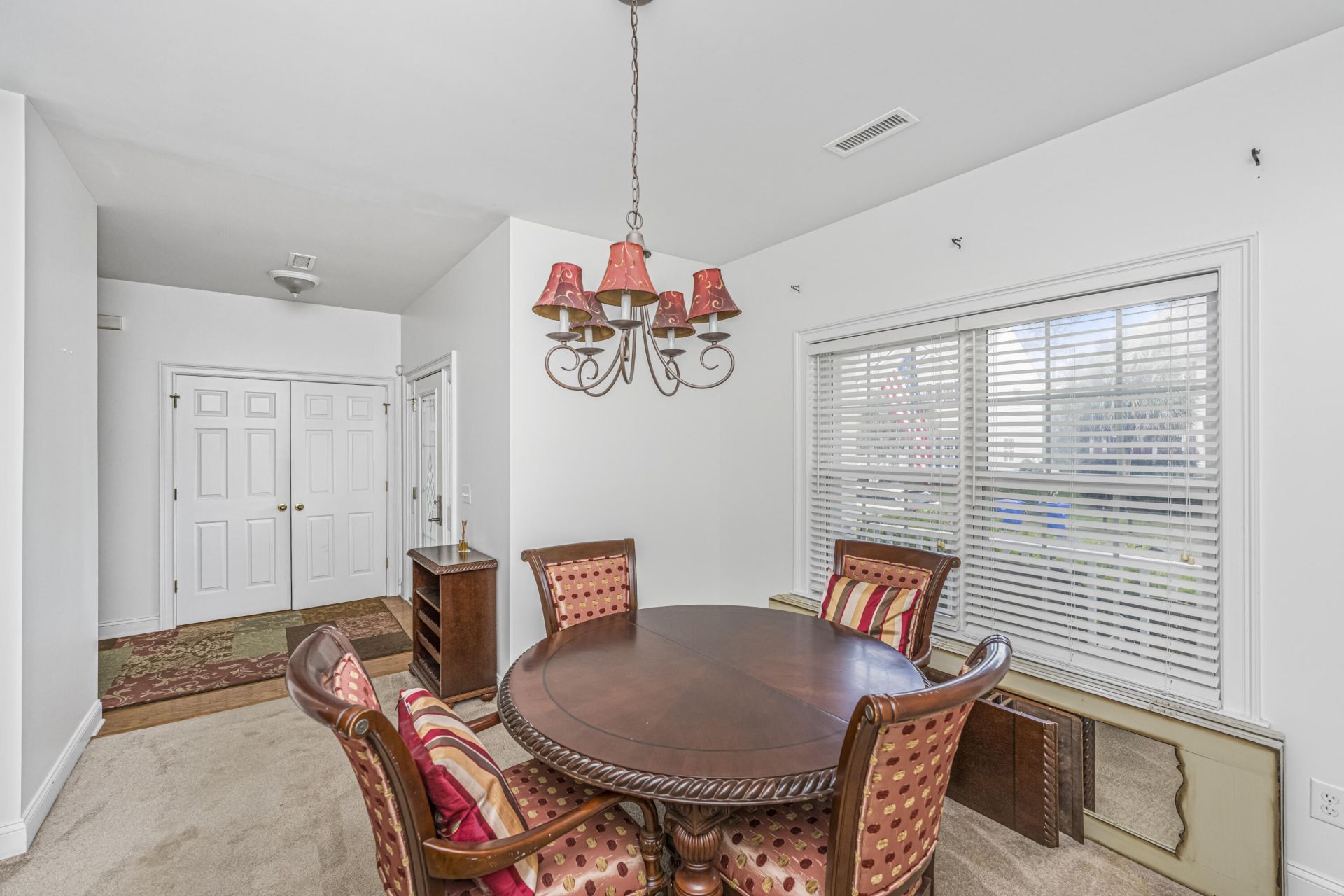 1409 Bloomingdale Lane Photo 8