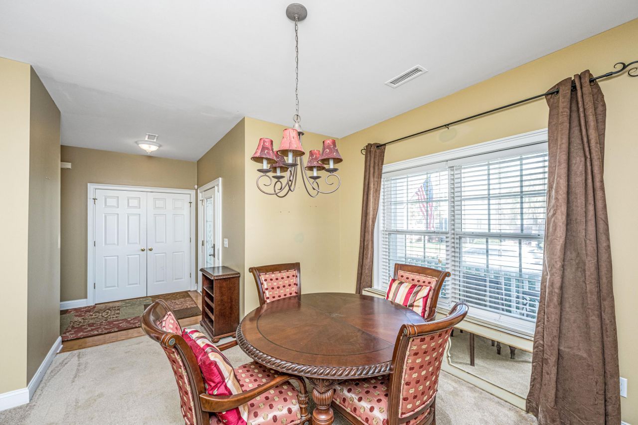 1409 Bloomingdale Lane Photo 8