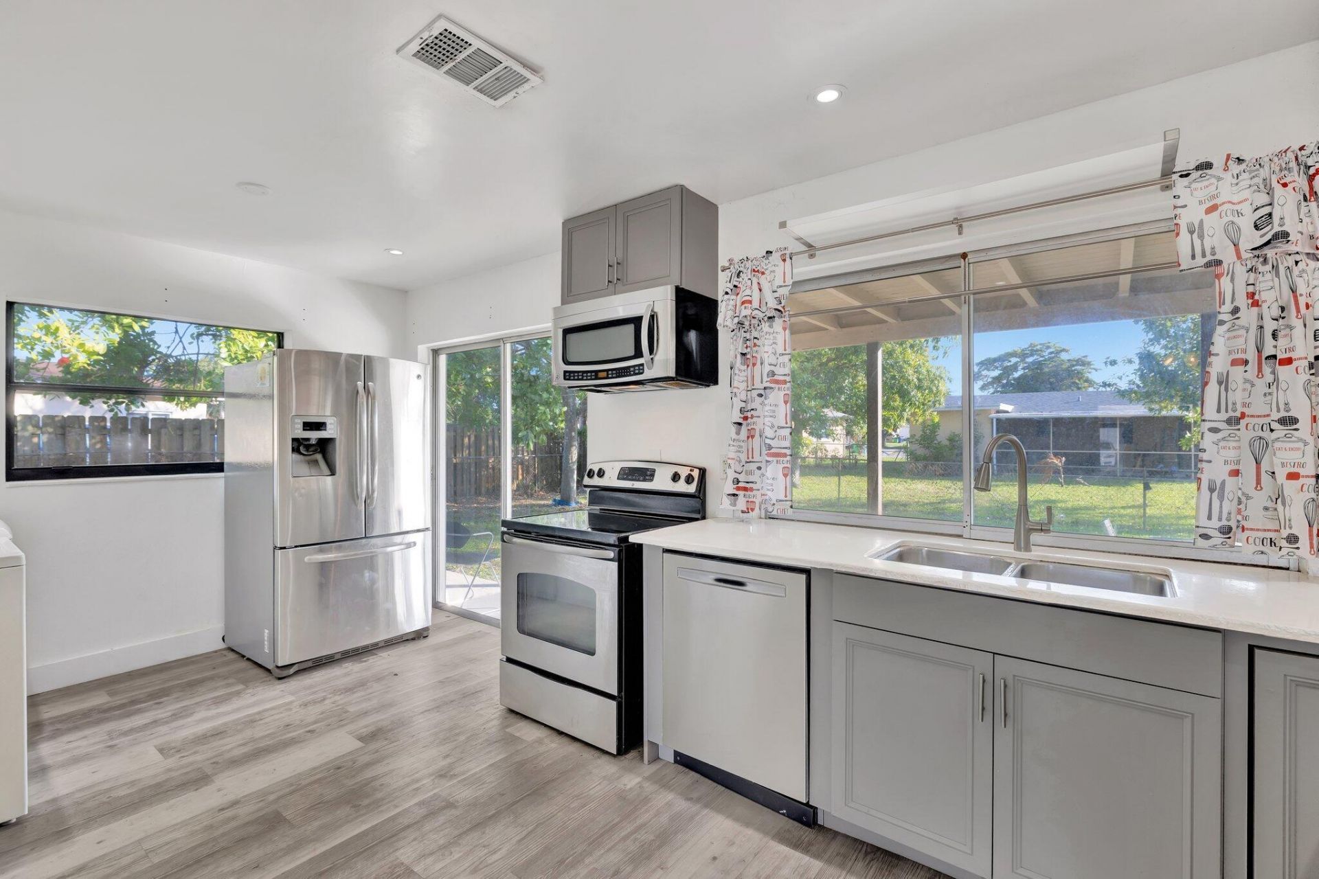 5804 NW 14th Street, Sunrise, FL 33313 Photo