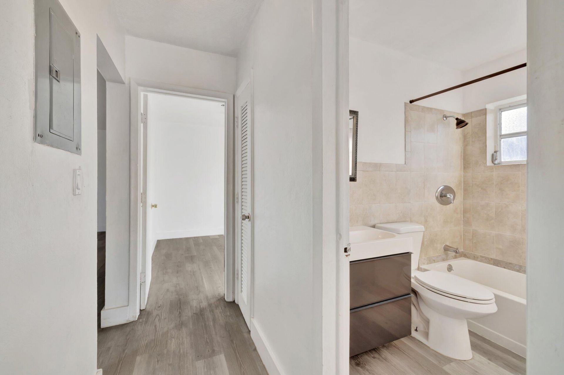 5804 NW 14th Street, Sunrise, FL 33313 Photo