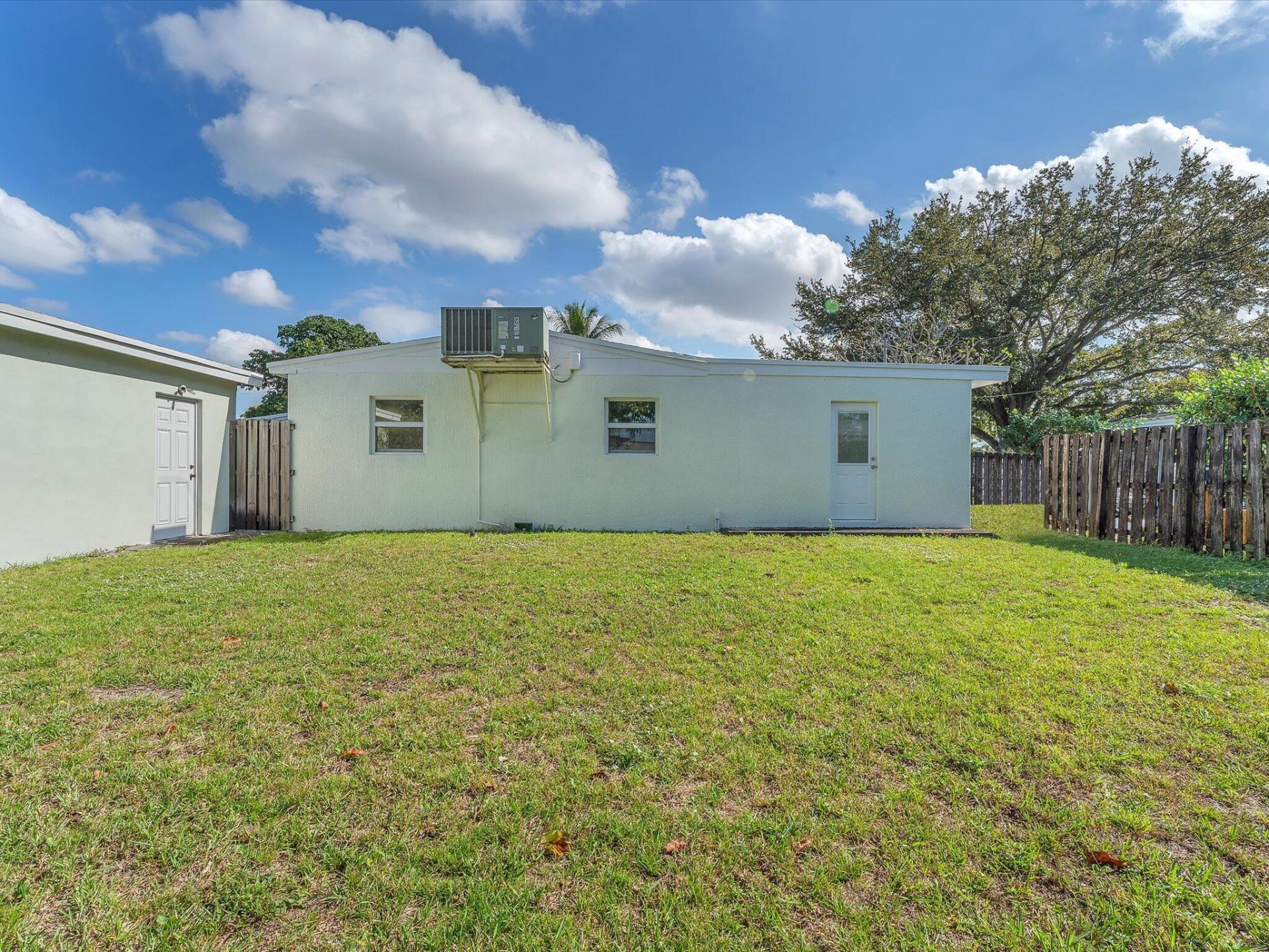 330 N 70th Terrace, Hollywood, FL 33024 Photo