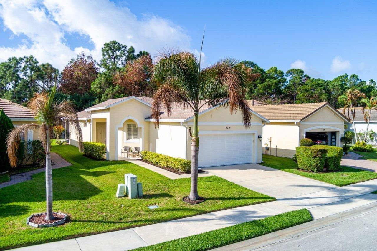 572 SW Indian Key Drive, Port Saint Lucie, FL 34986 Photo