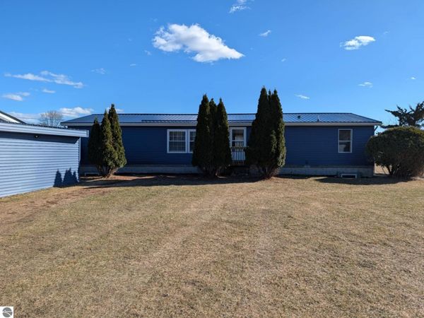 6930 Willard Road E, Vestaburg, MI 48891