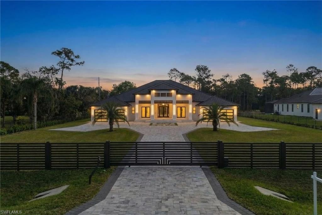 1874 39th St Sw, Naples, FL 34117 Photo