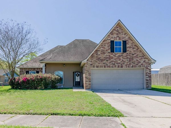 2263 Zelmere St, Zachary, LA 70791