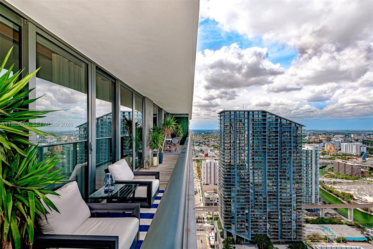 801 S Miami Ave , Unit 4508, Miami, FL 33130 Photo