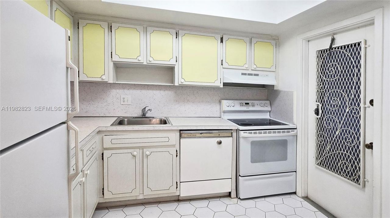 1201 Hillcrest Ct, Unit 302, Hollywood, FL 33021 Photo