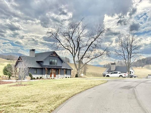 232 Farmhouse Village Trail, Butler, TN 37640