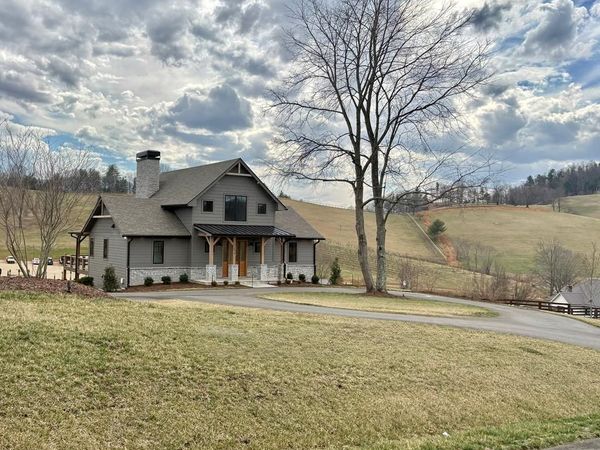 136 Farmhouse Village Trail, Butler, TN 37640