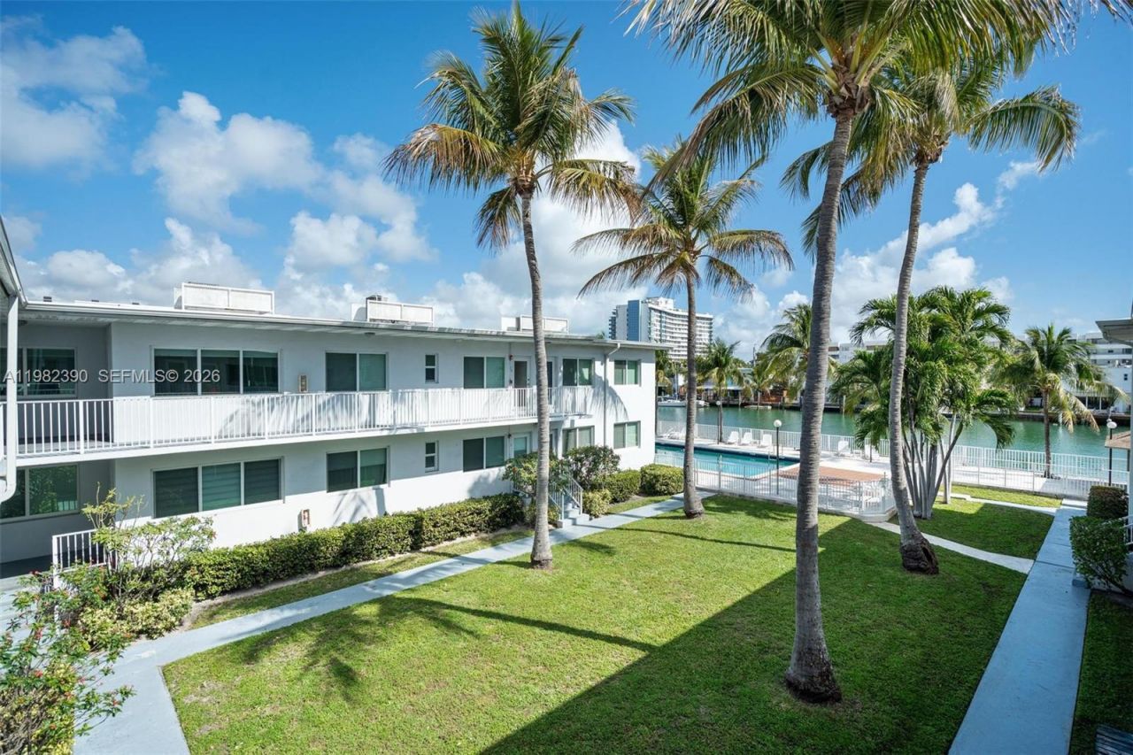 7207 Bay Dr, Unit 11, Miami Beach, FL 33141 Photo