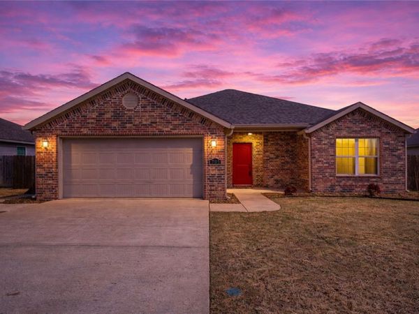 703 Olivia Lane , Centerton, AR 72719