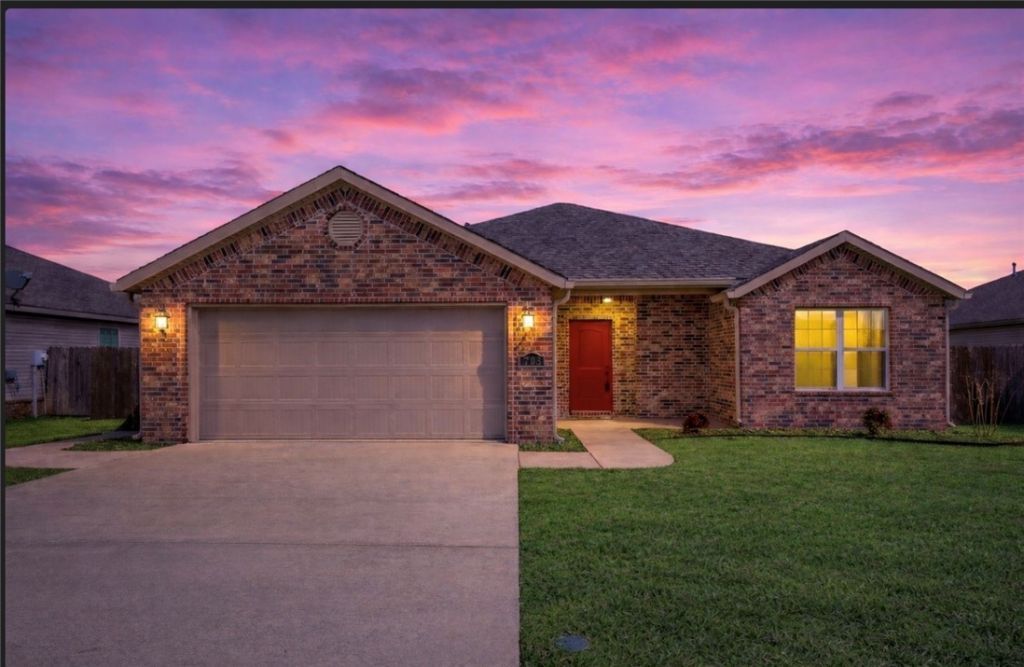 703 Olivia Lane Centerton, AR 72719