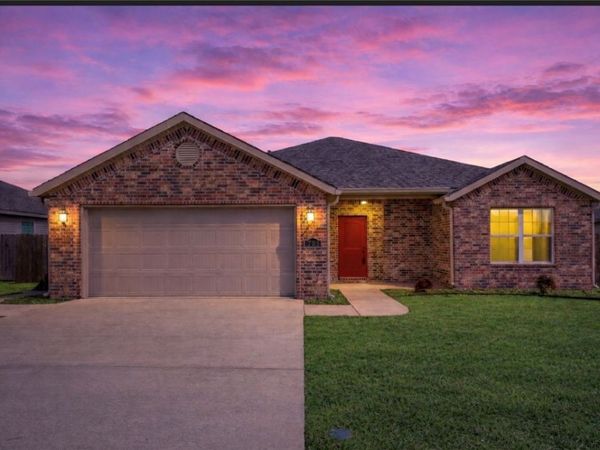703 Olivia Lane, Centerton, AR 72719