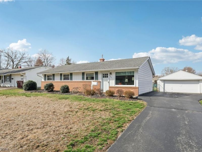 6168 Thistlewood Drive, Mentor, OH 44060 Photo 2