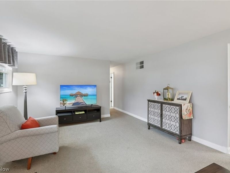 6168 Thistlewood Drive, Mentor, OH 44060 Photo 7