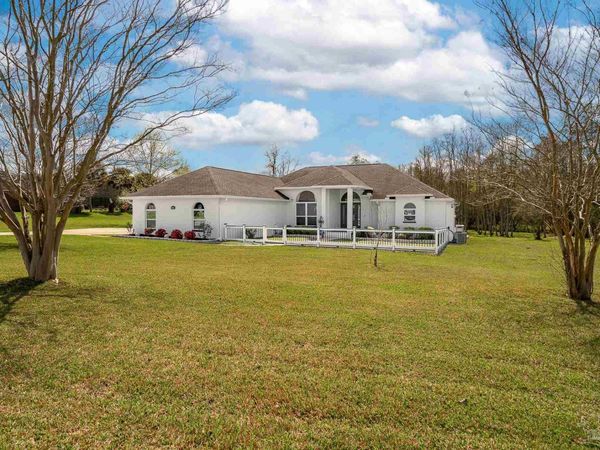 435 Meander Ln, Cantonment, FL 32533