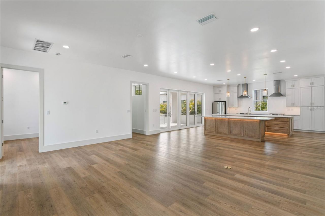 514 38th Avenue Ne, Saint Petersburg, FL 33704 Photo