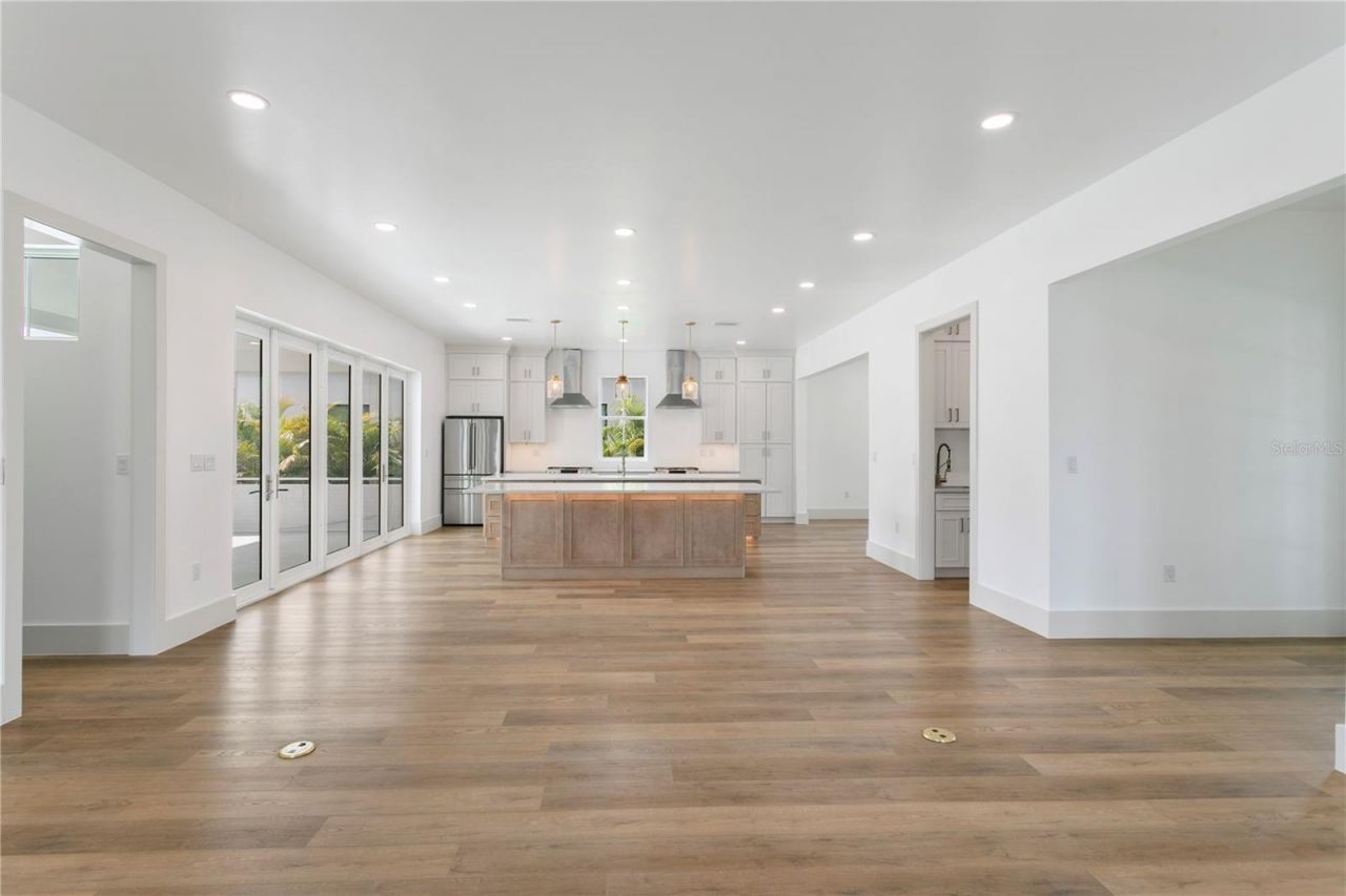 514 38th Avenue Ne, Saint Petersburg, FL 33704 Photo