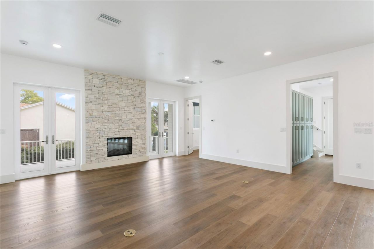 514 38th Avenue Ne, Saint Petersburg, FL 33704 Photo