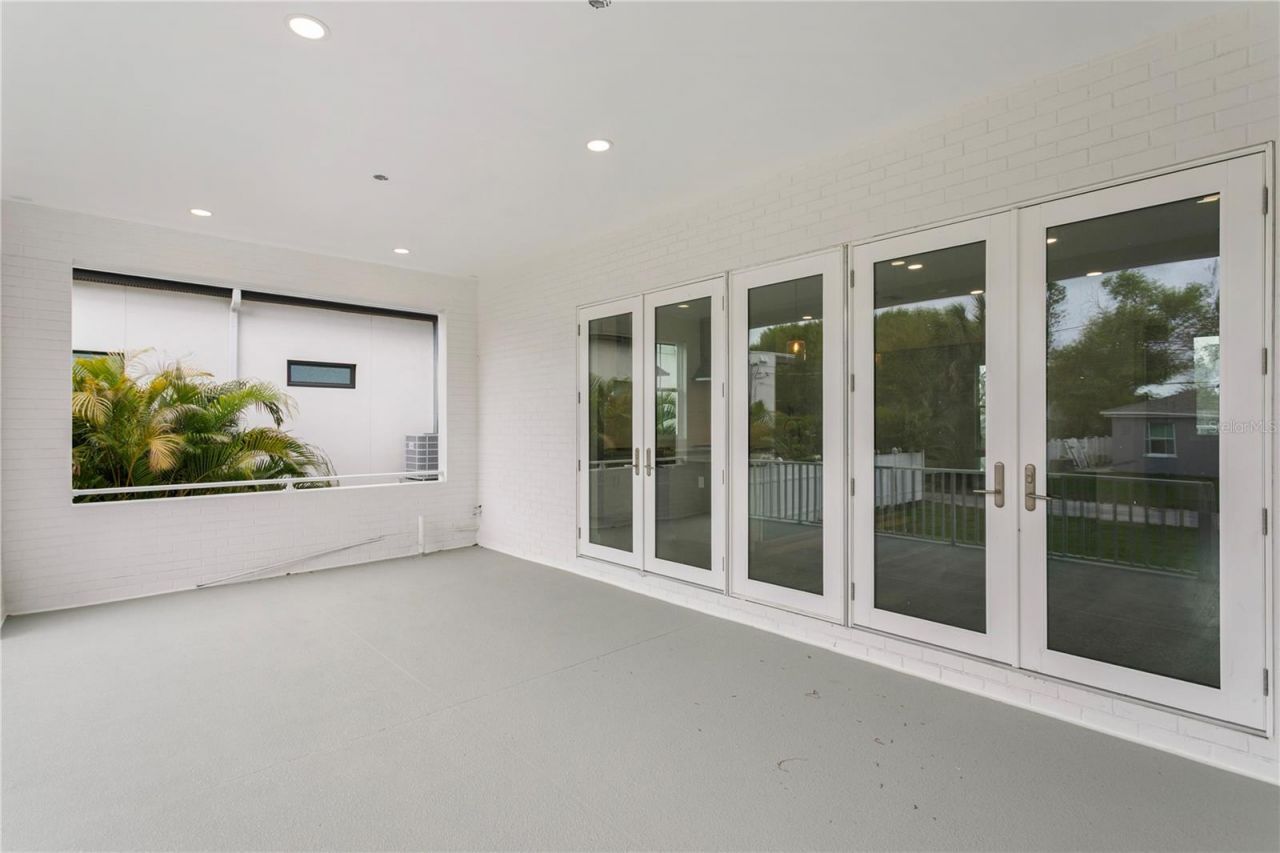 514 38th Avenue Ne, Saint Petersburg, FL 33704 Photo