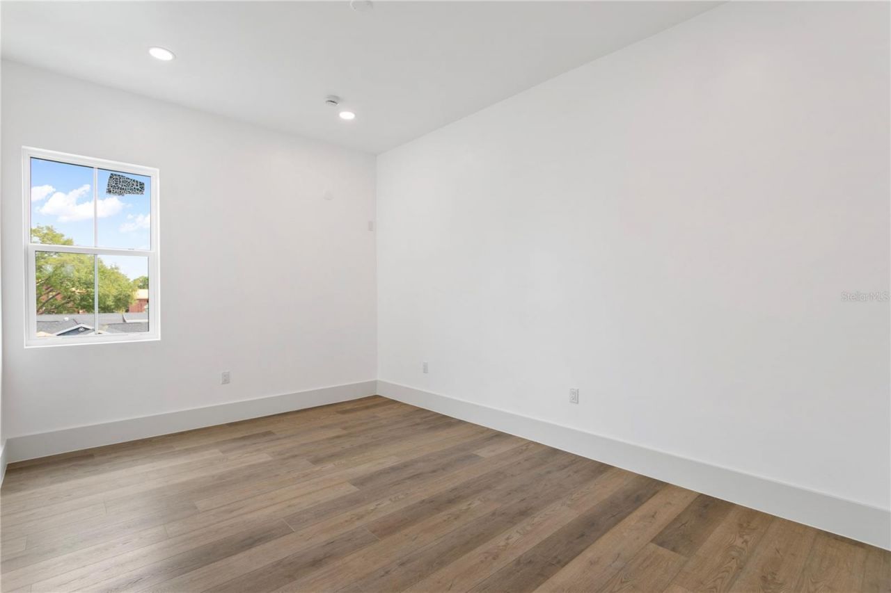 514 38th Avenue Ne, Saint Petersburg, FL 33704 Photo