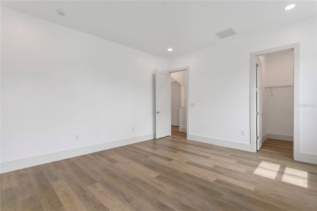 514 38th Avenue Ne, Saint Petersburg, FL 33704 Photo