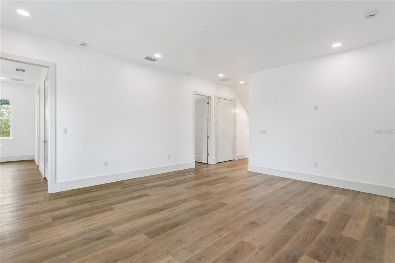 514 38th Avenue Ne, Saint Petersburg, FL 33704 Photo