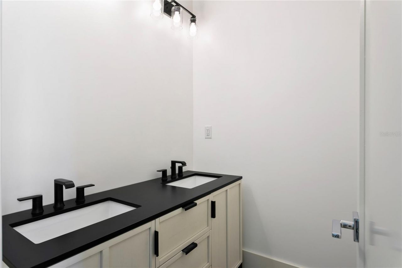 514 38th Avenue Ne, Saint Petersburg, FL 33704 Photo