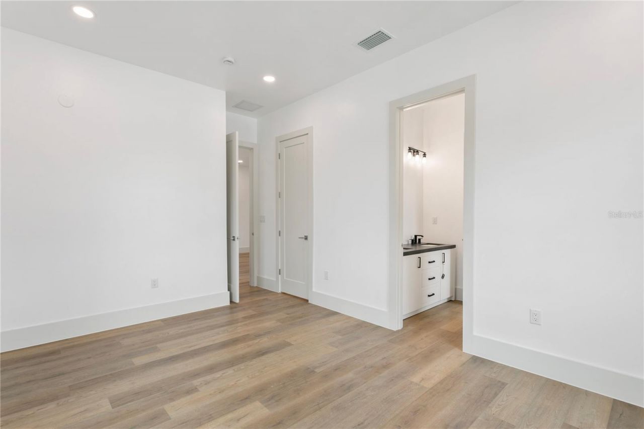 514 38th Avenue Ne, Saint Petersburg, FL 33704 Photo