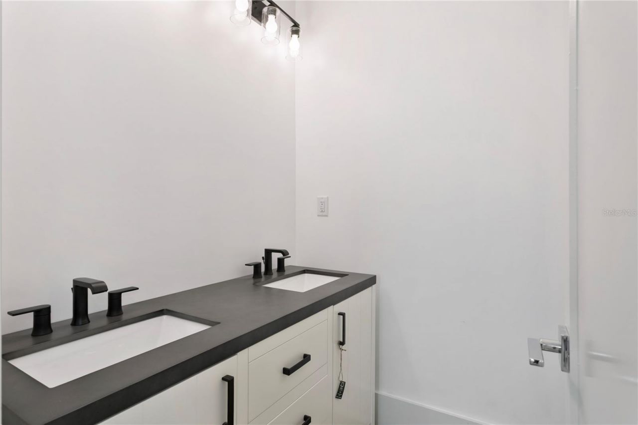 514 38th Avenue Ne, Saint Petersburg, FL 33704 Photo