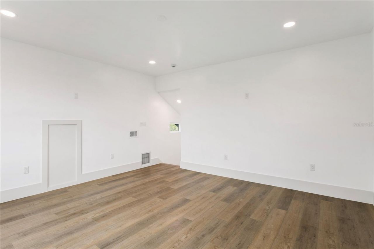 514 38th Avenue Ne, Saint Petersburg, FL 33704 Photo