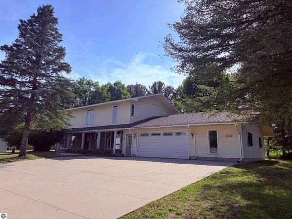 106 Pearl Street, Kingsley, MI 49649
