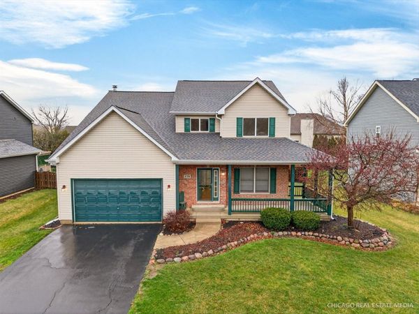 570 Larium Lane, Crystal Lake, IL 60012