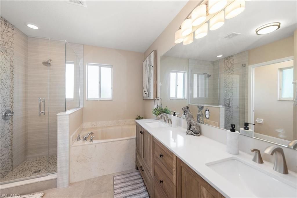 21810 Rainbow Lake Ct, Estero, FL 33928 Photo