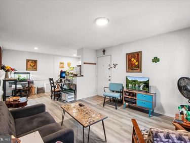 3308 WYNDHAM CIRCLE, Unit 221, ALEXANDRIA, VA 22302