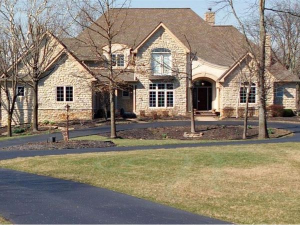 7660 Pond Close Road , Blacklick, OH 43004