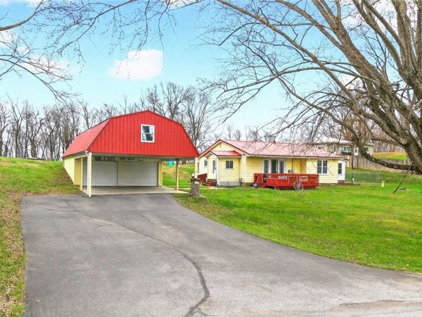 772 Foxwood Rd., New Galilee, PA 16141