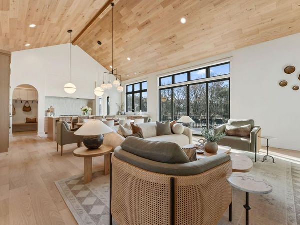 755 Ensconced Way, Chaska, MN 55318